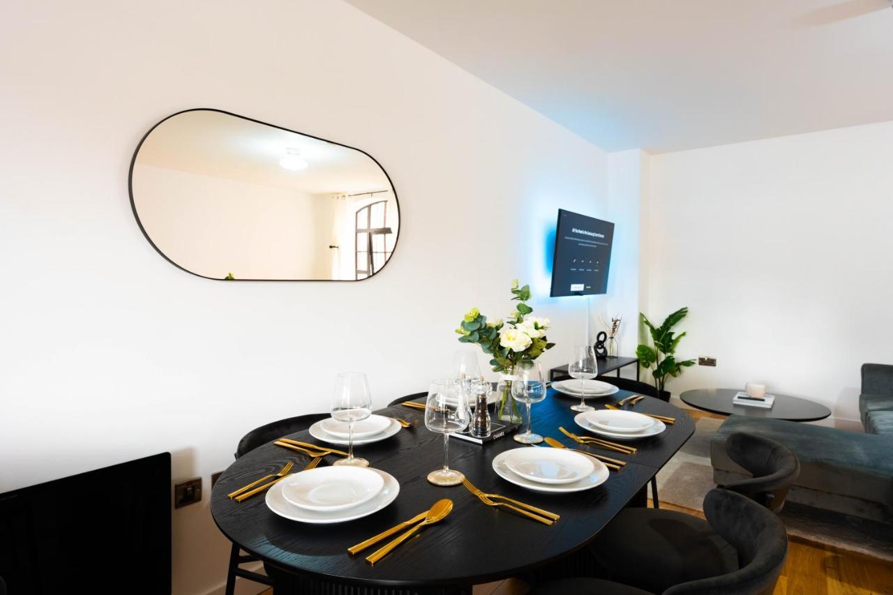 Stunning Townhouse With Pool Table Villa เบอร์มิงแฮม ภายนอก รูปภาพ